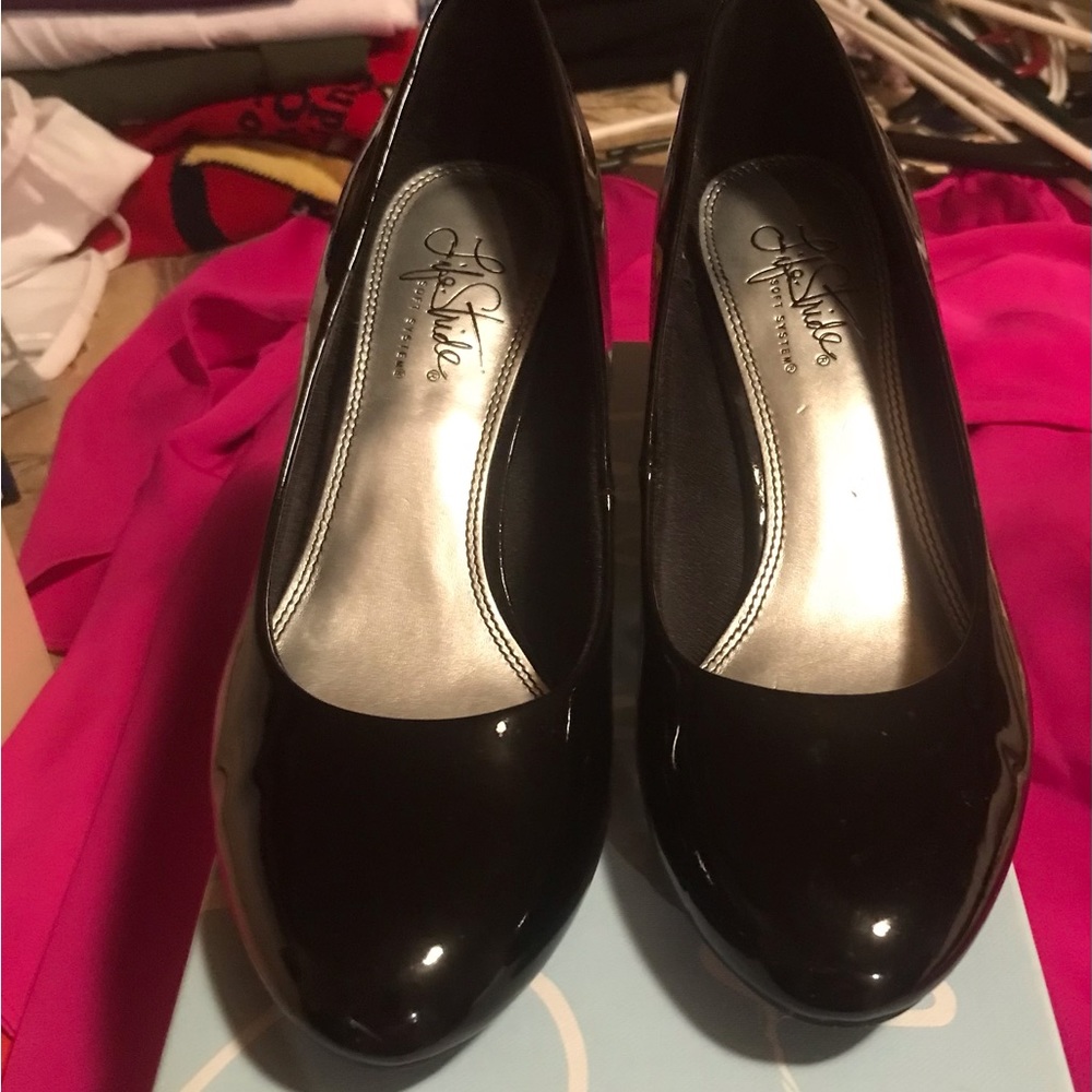 Life Stride, Glossy Black, Size 7M, Shoes